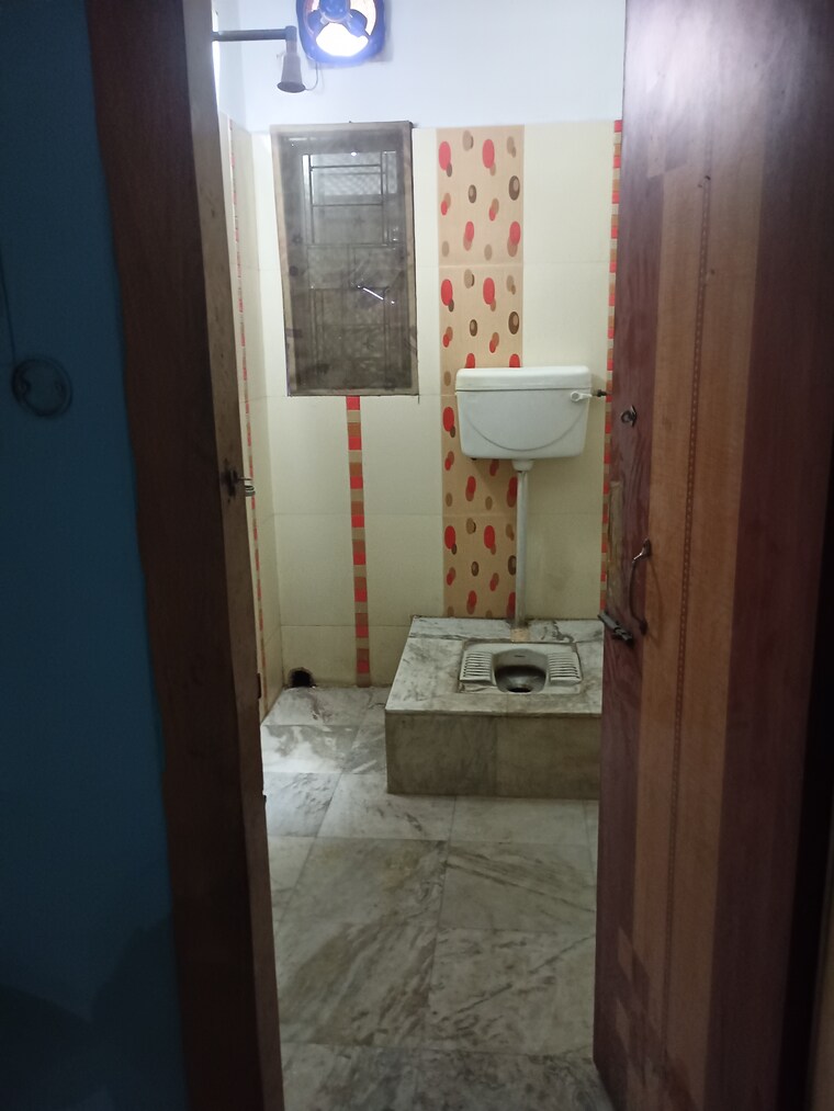 Attached Bathroom, ulubari 3 Bedroom 1400 Sq.Ft. Apartment In Ulubari Guwahati 8924048