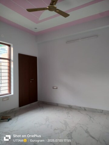 Room in 2 BHK Builder Floor at Huda Market, Sector 31 – for Rent