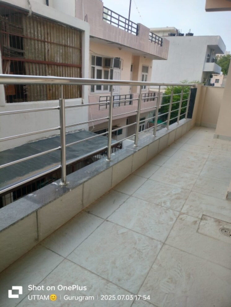 Balcony, huda-market 2 Bedroom 850 Sq.Ft. Builder Floor In Sector 31 Gurgaon 8924045