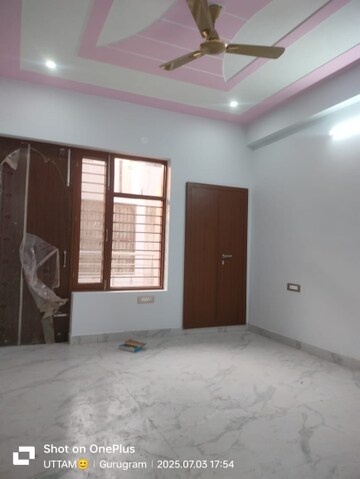 Room in 2 BHK Builder Floor at Huda Market, Sector 31 – for Rent