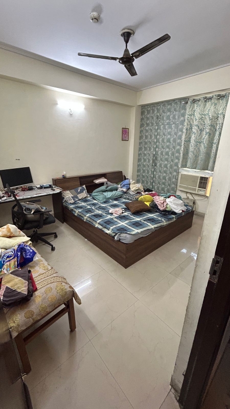 Master Bedroom in 3 BHK Builder Floor at JMD Homes, Dlf Ankur Vihar – for Rent