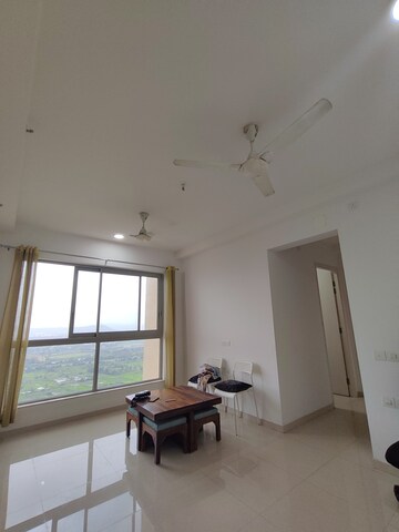 Room in 2 BHK Apartment at Hiranandani Fortune City, New Panvel – for Rent
