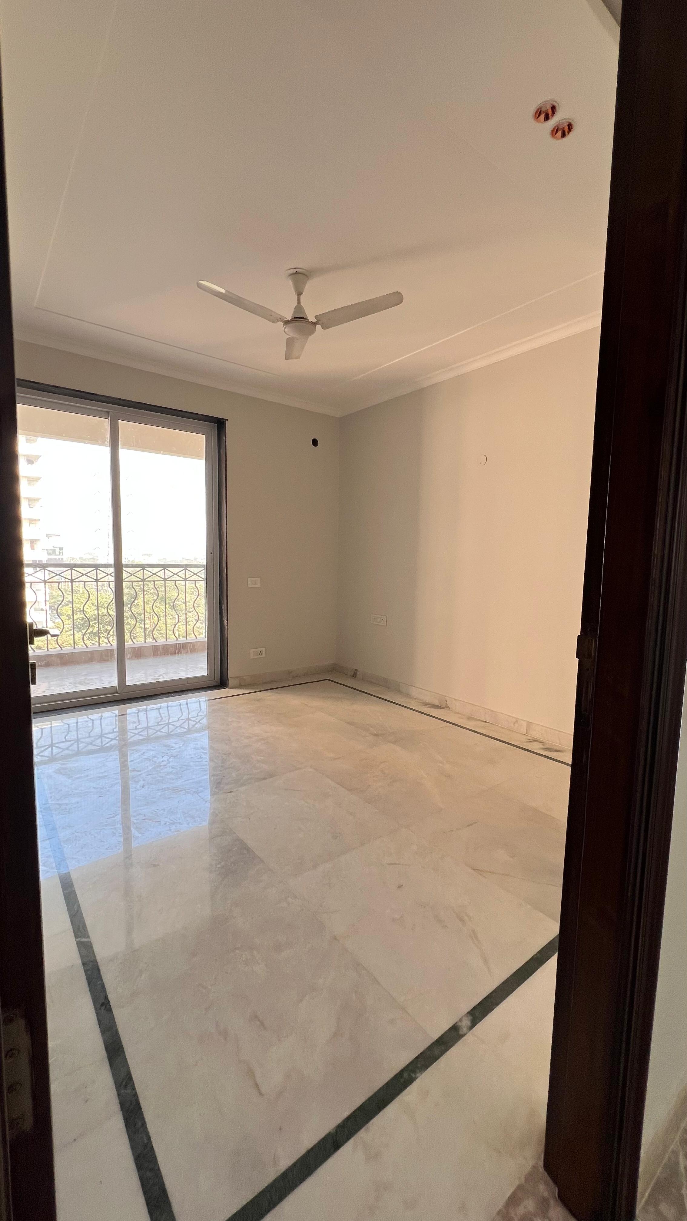 3.5 BHK + Servant Room 2550 Sq.Ft. Apartment in Swaran Villa Friends Apartments