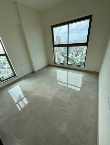 Master Bedroom in 3.5 BHK Apartment at Sheth Irene, Malad West – for Rent