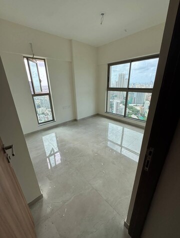 Bedroom in 3.5 BHK Apartment at Sheth Irene, Malad West – for Rent