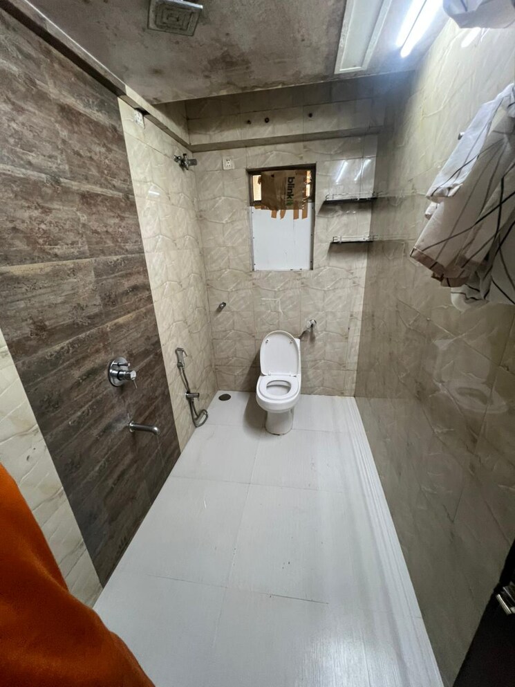 Bathroom, motiwala-klassic-towers 2 Bedroom 1400 Sq.Ft. Apartment In Rto Colony Mumbai 8924126