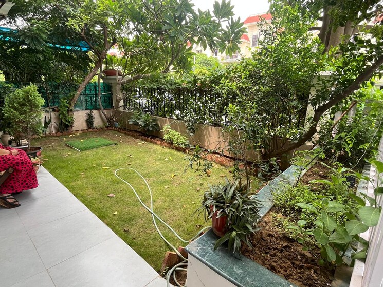 Garden, m2k-aura 3 Bedroom 2000 Sq.Ft. Builder Floor In Sector 47 Gurgaon 8924135