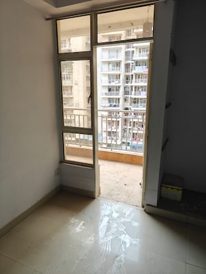 Room in 2 BHK Apartment at Ascent Savy Ville De, Raj Nagar Extension – for Sale