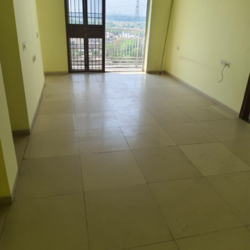 Room in 2 BHK Apartment at Jaypee Greens Pavilion Court, Sector 128 – for Rent
