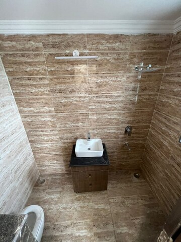 Bathroom in 1 BHK Builder Floor at Sector 43 – for Rent