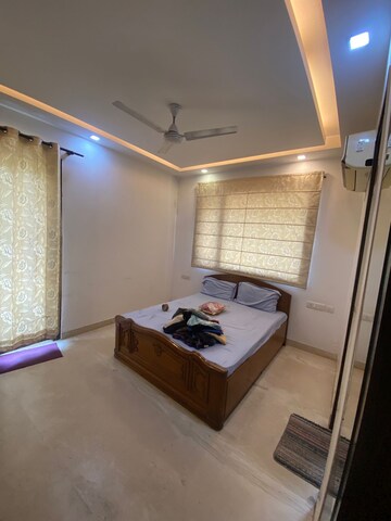 Bedroom in 3 BHK Builder Floor at DLF Atria, Dlf Phase ii – for Rent