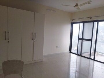 Room in 2.5 BHK Apartment at Tata Aquila Heights, Jalahalli – for Sale