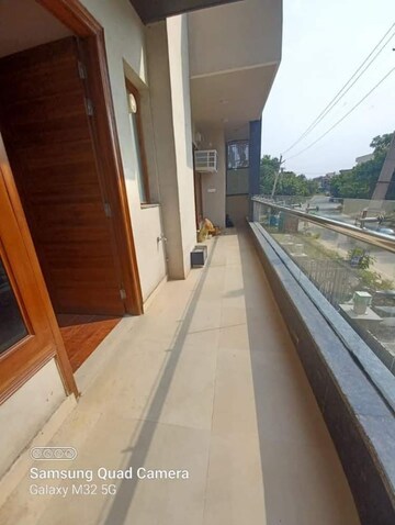 Balcony in 1 BHK Builder Floor at Sector 57 – for Rent