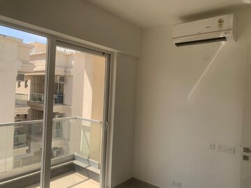 Furnished Amenities in 3.5 BHK Apartment at Smart World Gems, Sector 89 – for Rent