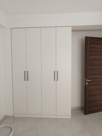 Room in 3.5 BHK Apartment at Smart World Gems, Sector 89 – for Rent