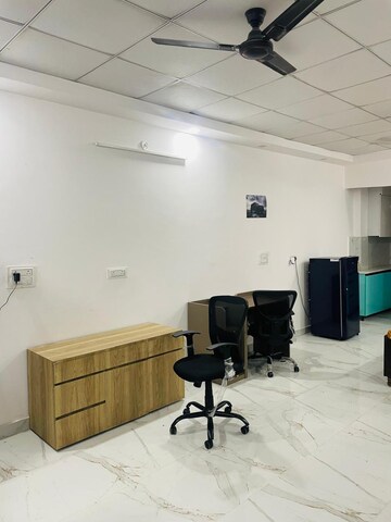 Master Bedroom in Studio Builder Floor at Huda Market, Sector 31 – for Rent