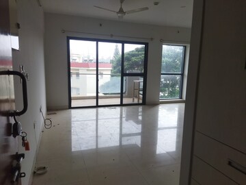 Room in 2 BHK Apartment at Tata Aquila Heights, Jalahalli – for Sale