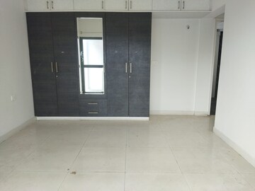 Room in 2 BHK Apartment at Tata Aquila Heights, Jalahalli – for Sale