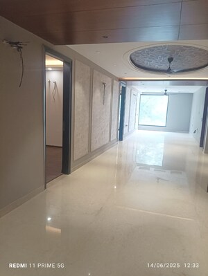 Room in 5 BHK Apartment at Emaar Marbella, Sector 66 – for Sale