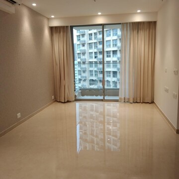 Room in 2 BHK Apartment at Hiranandani Highland, Powai – for Rent