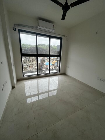 Room in 1 BHK Apartment at Godrej Urban Park, Chandivali – for Rent