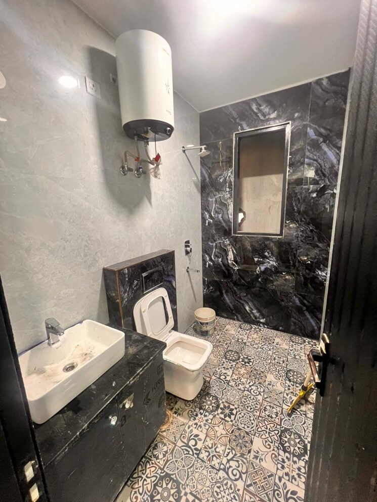 Attached Bathroom, sector 43 1 Bedroom 735 Sq.Ft. Builder Floor In Sector 43 Gurgaon 8924286