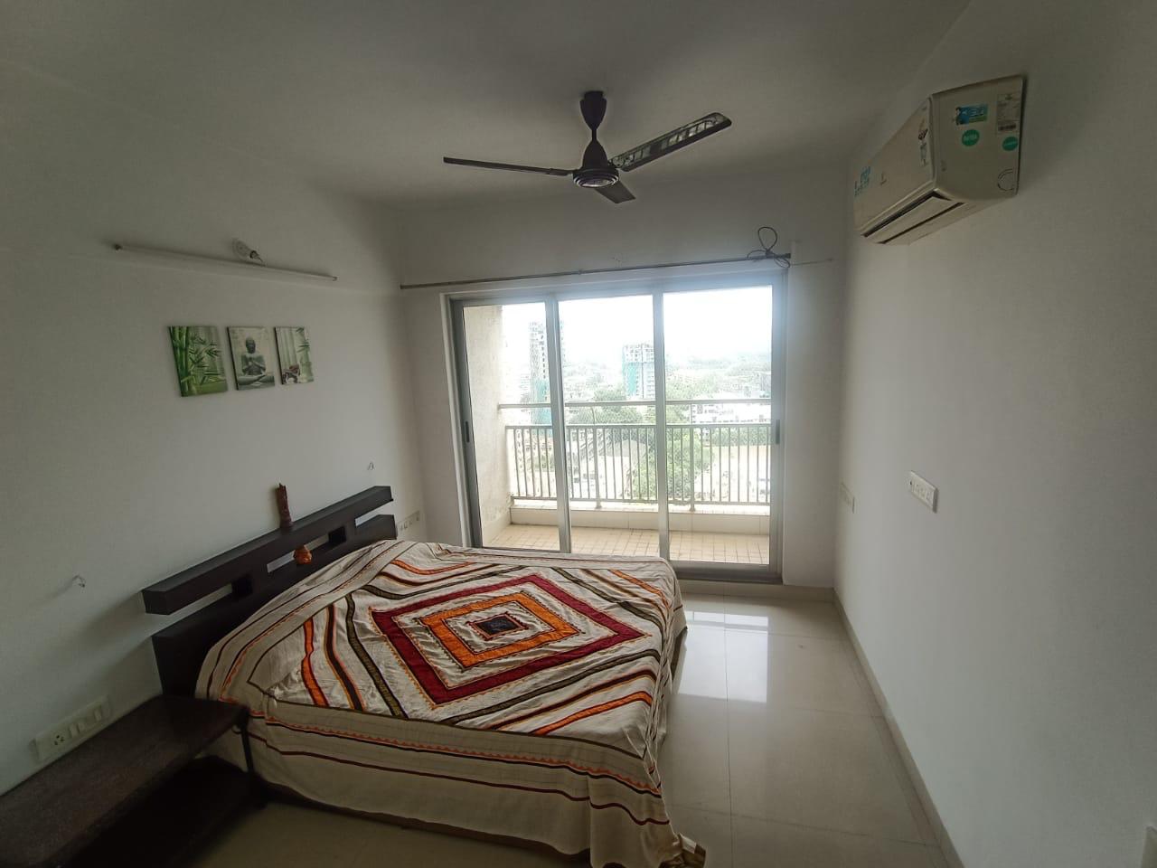 3 BHK + Extra Room 1200 Sq.Ft. Apartment in Garden Court Building