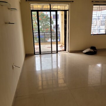 Room in 3 BHK Apartment at Oxford Premium, Azad Nagar – for Rent