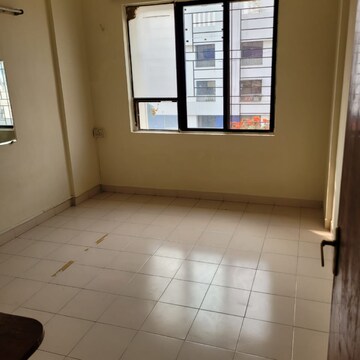 Room in 3 BHK Apartment at Oxford Premium, Azad Nagar – for Rent