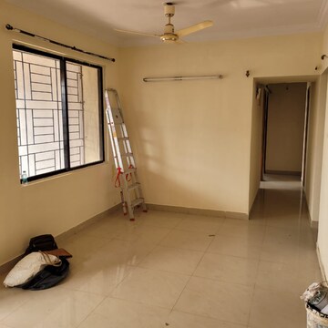 Room in 3 BHK Apartment at Oxford Premium, Azad Nagar – for Rent