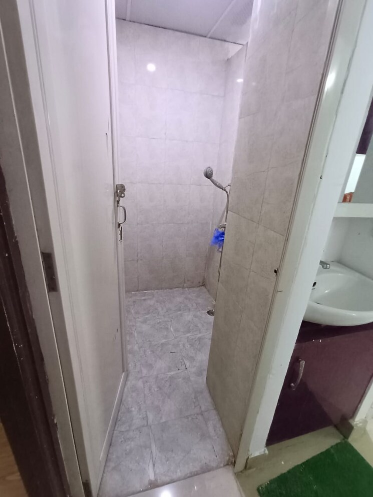 Bathroom, tulip-lemon 2 Bedroom 526 Sq.Ft. Apartment In Sector 69 Gurgaon 8924320