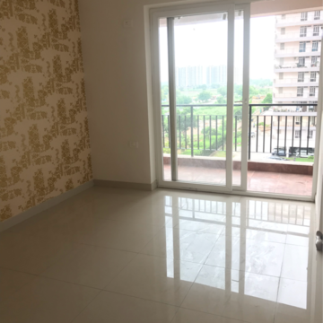 Room in 3.5 BHK Apartment at Pareena Express Heights, Sector 99 – for Sale