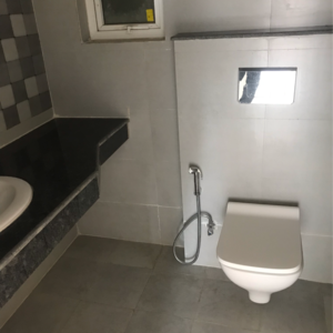 Bathroom in 3.5 BHK Apartment at Pareena Express Heights, Sector 99 – for Sale
