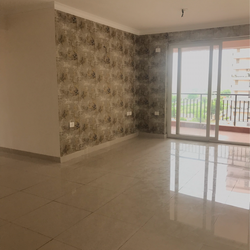 3.5 BHK + Servant Room Apartment For Sale in Pareena Express Heights