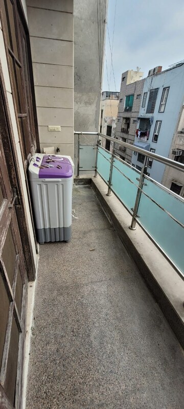 Balcony in 2 BHK Builder Floor at Subhash Nagar – for Rent