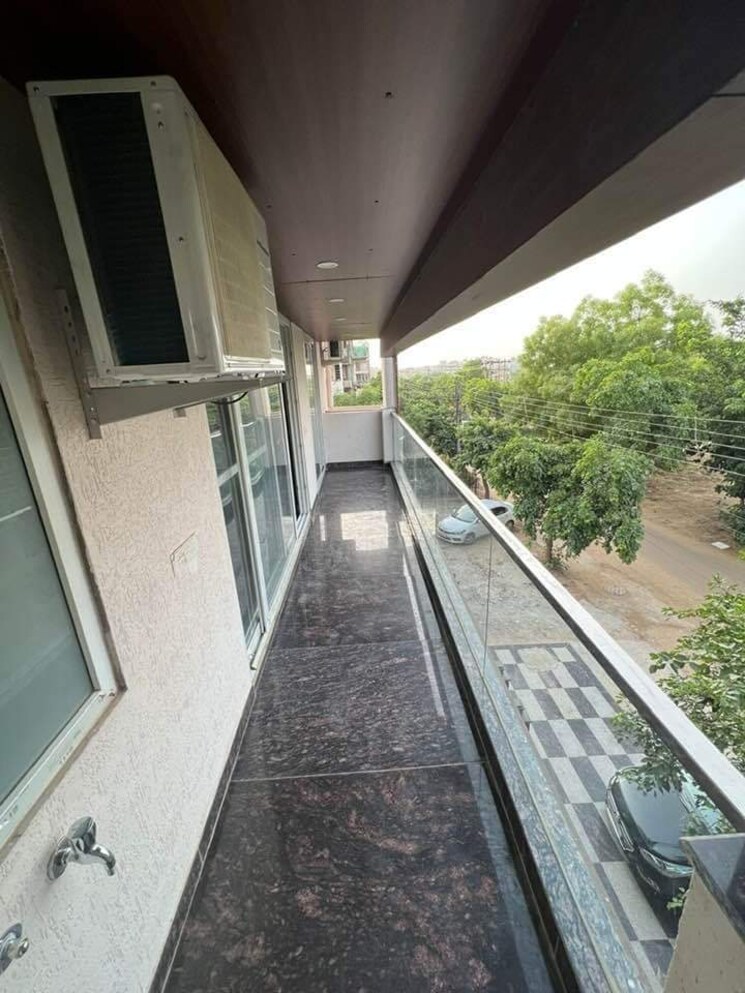 Balcony, sector 52 2 Bedroom 1100 Sq.Ft. Builder Floor In Sector 52 Gurgaon 8924345