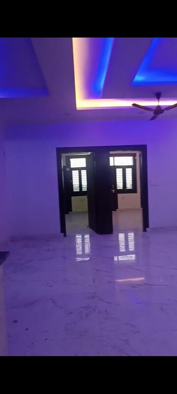 Room in 3 BHK Builder Floor at Mahagunpuram – for Sale