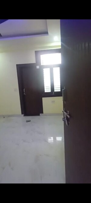 Room in 3 BHK Builder Floor at Mahagunpuram – for Sale