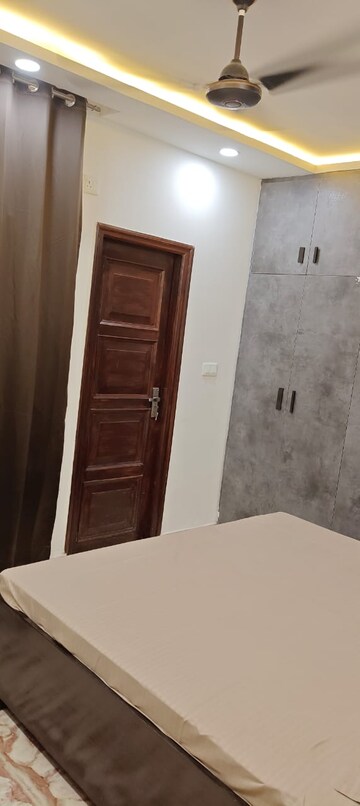 Furnished Amenities in 3 BHK Builder Floor at Rajouri Garden – for Rent
