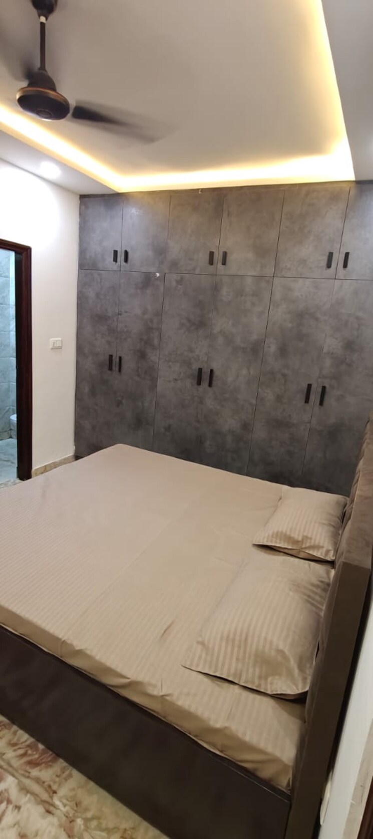 Bathroom, rajouri garden 3 Bedroom 210 Sq.Yd. Builder Floor In Rajouri Garden Delhi 8924383