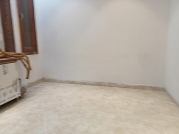 Room in 1 BHK Builder Floor at Mahavir Enclave 1 – for Rent