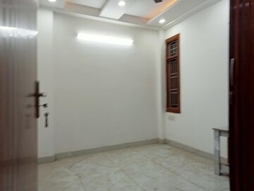 Room in 1 BHK Builder Floor at Mahavir Enclave 1 – for Rent