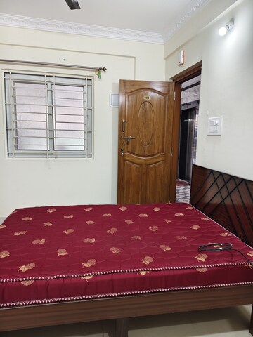 Bedroom in 1 RK Apartment at Halasuru – for Rent