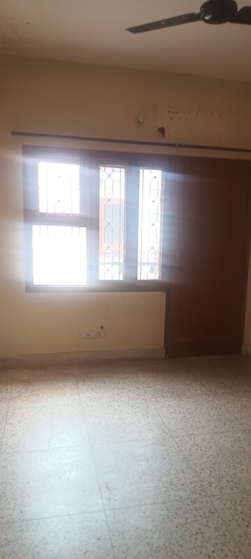 Room in 3 BHK Apartment at Ip Extension – for Rent