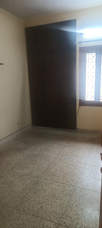 Room in 3 BHK Apartment at Ip Extension – for Rent