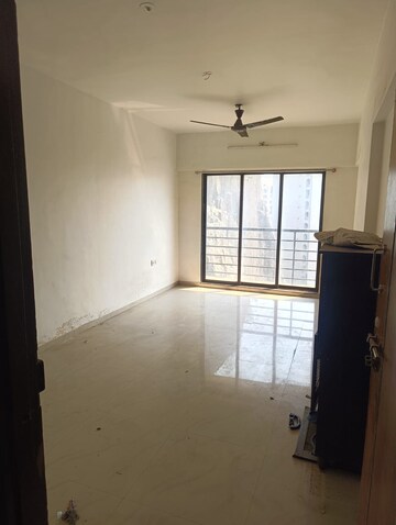 Room in 2 BHK Apartment at Raj Paradise B Wing CHS Ltd, Andheri East – for Rent
