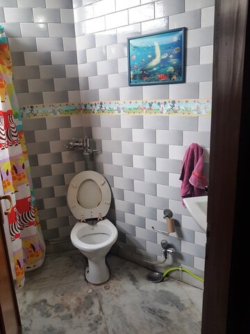 Attached Bathroom in 2 BHK Builder Floor at Subhash Nagar – for Rent