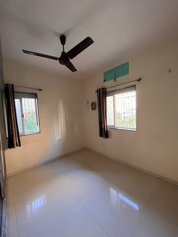 Room in 1 BHK Apartment at Vrindavan CHS Thane West, Vrindavan Society – for Rent