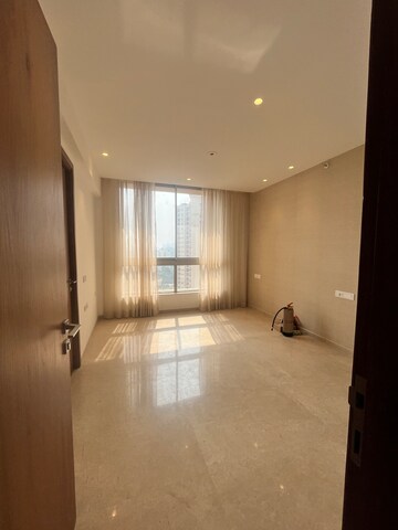 Room in 3 BHK Apartment at Hiranandani Estate, Hiranandani Estate – for Rent