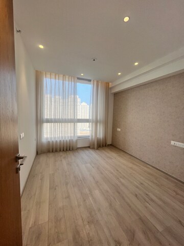 Room in 3 BHK Apartment at Hiranandani Estate, Hiranandani Estate – for Rent